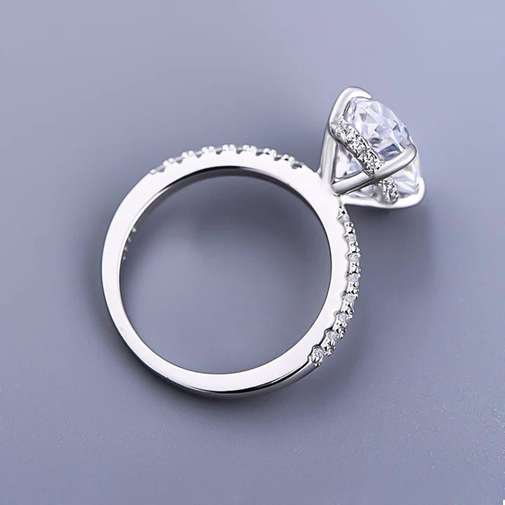 925 Sterling Silver Classic Oval Cut Solitaire Moissanite Ring