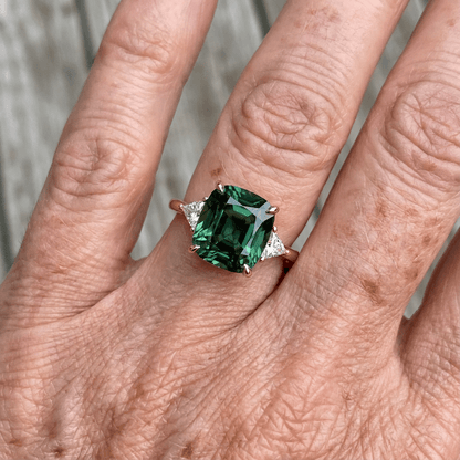 Vintage-Inspired Green Gemstone Gold Ring