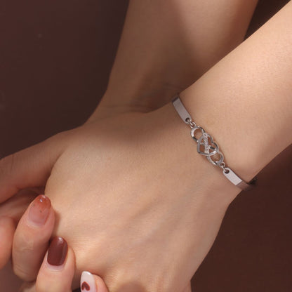 The Love Between Aunt & Niece Is Forever Heart Bracelet