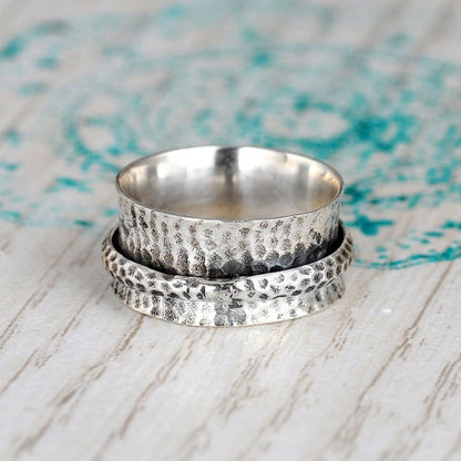 Elegant Hammered Silver Plated Turquoise Spinner Ring