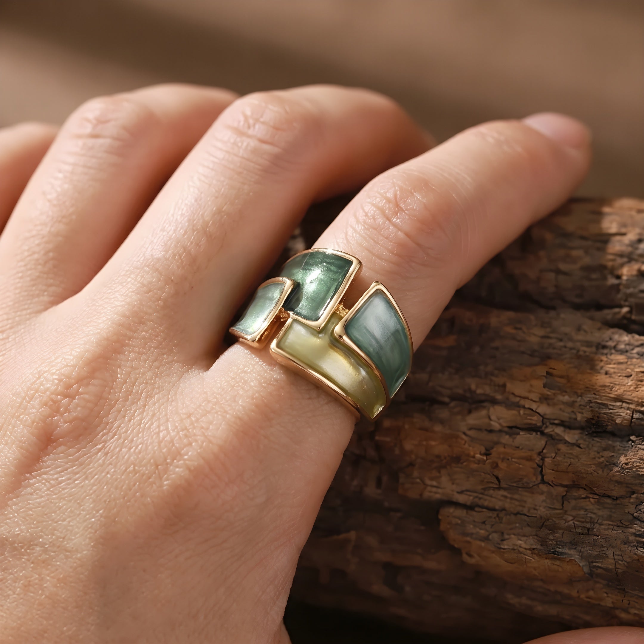 Adjustable Golden Leafshine Ring