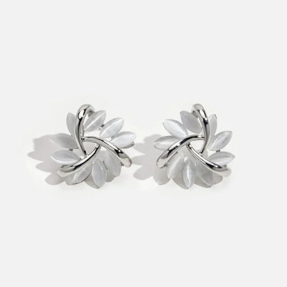 Elegant and exquisite circular opal flower stud earrings in gold