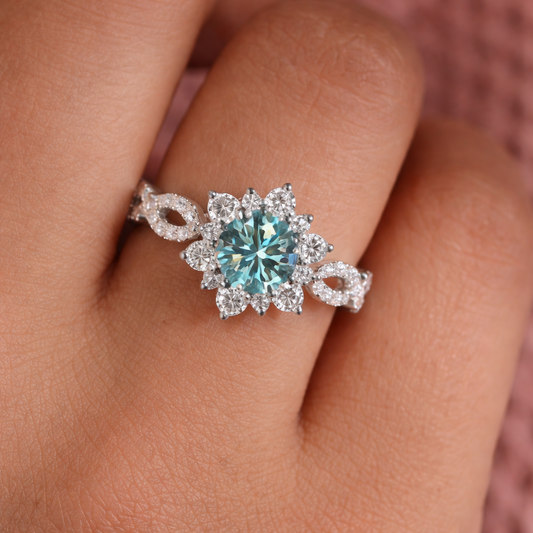 Elegant White Gold Turquoise Flower Ring